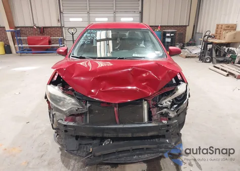 2015 Toyota Corolla Le z USA, uszkodzony, nr VIN 2T1BURHE7FC343730